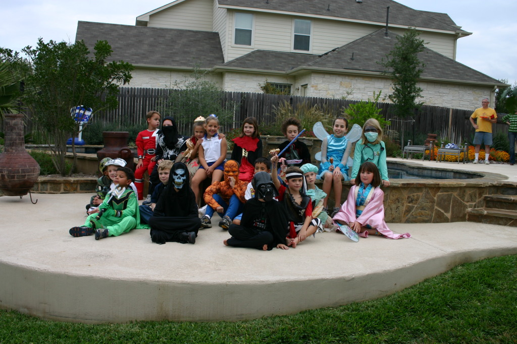 2006-10-14-CadeRicke-bday-costume-party-07.JPG