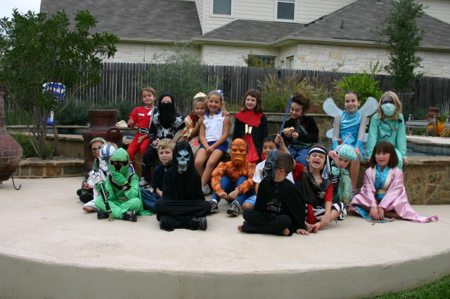 2006-10-14-CadeRicke-bday-costume-party-08.JPG