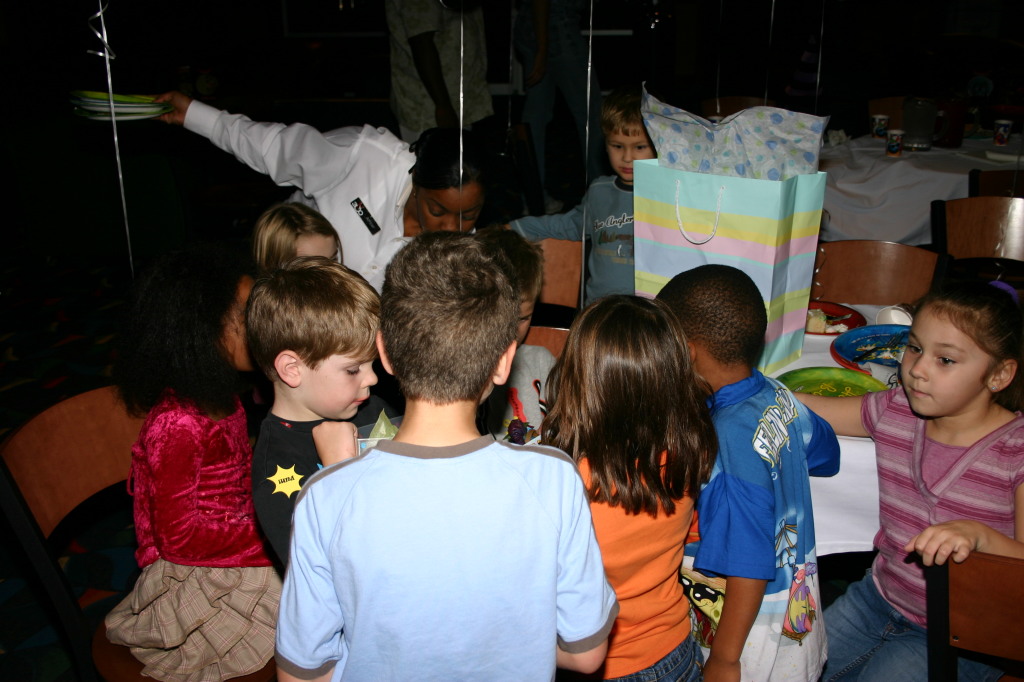 2006/10(October)/Chance-Bday-party/1024x768_2006-10-26-Chance-7th-bday-party-bowling-13-presents.JPG