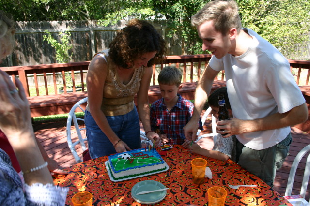 2006/10(October)/Chance-Bday-party/640x480_2006-10-08-Chance-bday-party-02.JPG