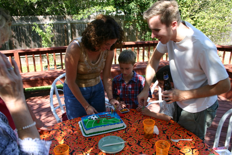 2006/10(October)/Chance-Bday-party/800x600_2006-10-08-Chance-bday-party-02.JPG