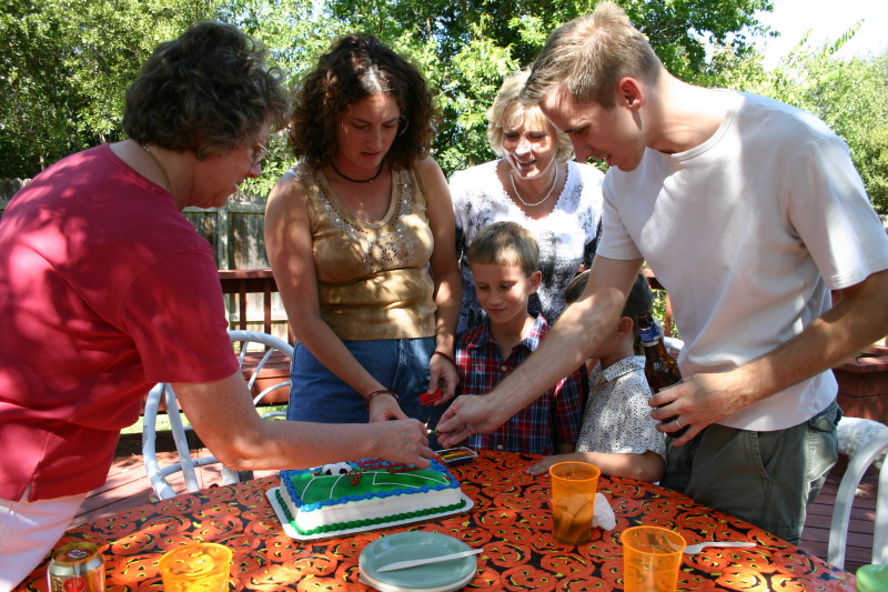 2006/10(October)/Chance-Bday-party/800x600_2006-10-08-Chance-bday-party-04.JPG