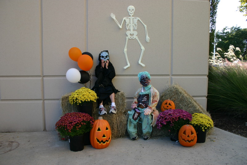 2006/10(October)/Halloween-Motive-party/800x600_2006-10-30-Motive-Halloween-party-02-Chance-Dax.JPG