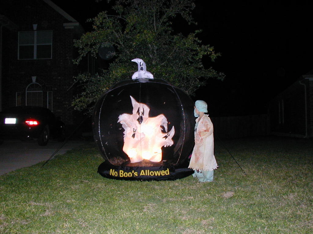 2006/10(October)/Halloween/1024x768_2006-10-31-Halloween-16-Dax.JPG