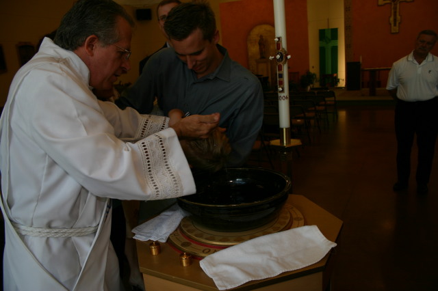 2006/10(October)/Ian-Baptism/640x480_2006-10-08-Ian-Baptism-11-Josh.JPG