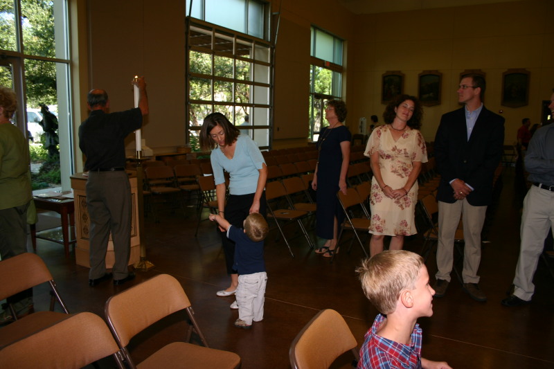 2006/10(October)/Ian-Baptism/800x600_2006-10-08-Ian-Baptism-02.JPG