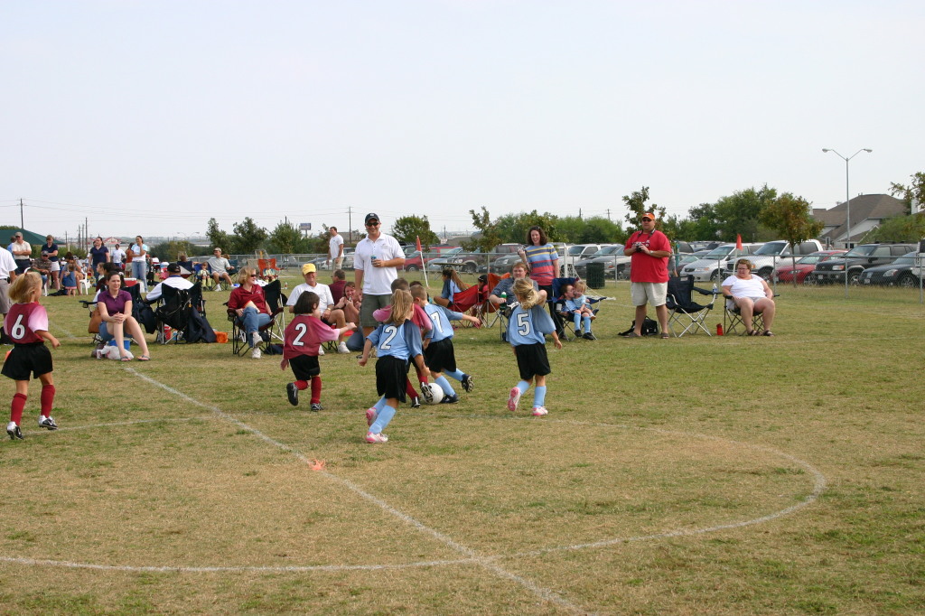 2006/10(October)/Soccer-FireCrackers-Dax/1024x768_2006-10-Firecrackers-Soccer-03-Lindsey-Audrey.JPG