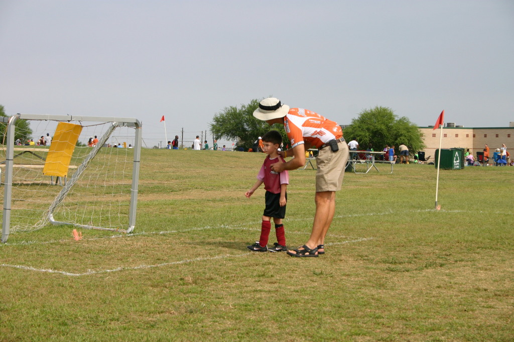 2006/10(October)/Soccer-FireCrackers-Dax/1024x768_2006-10-Firecrackers-Soccer-09-Dax-Travis.JPG