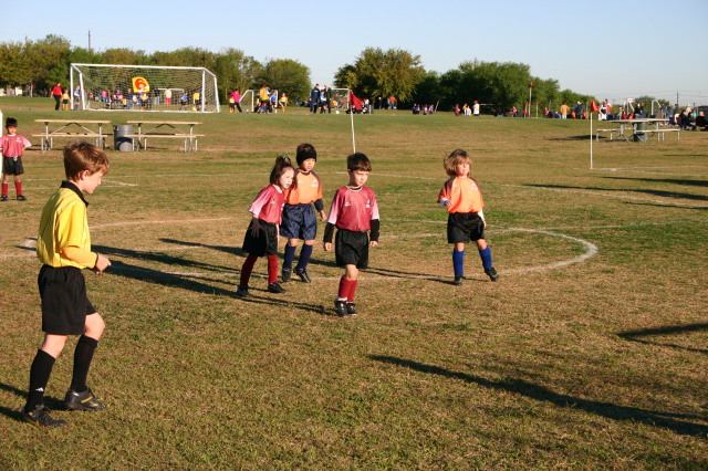 2006/10(October)/Soccer-FireCrackers-Dax/2006-10-28-Dax-Soccer-Firecrackers-01-Audrey.JPG