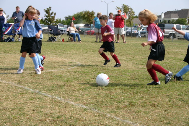 2006/10(October)/Soccer-FireCrackers-Dax/640x480_2006-10-Firecrackers-Soccer-27-Lindsey.JPG