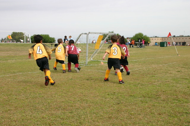 2006/10(October)/Soccer-FireCrackers-Dax/640x480_2006-10-Firecrackers-Soccer-37-Lauren-Audrey-Dax.JPG