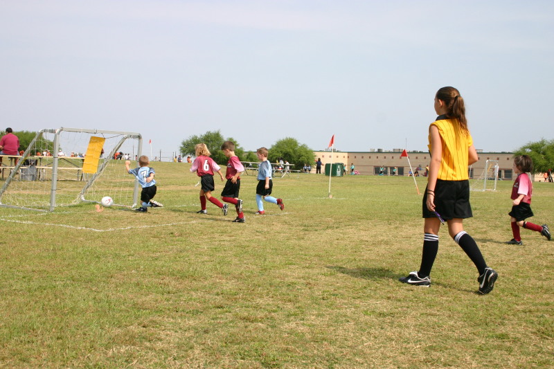 2006/10(October)/Soccer-FireCrackers-Dax/800x600_2006-10-Firecrackers-Soccer-26-Lindsey-Dax-Audrey.JPG