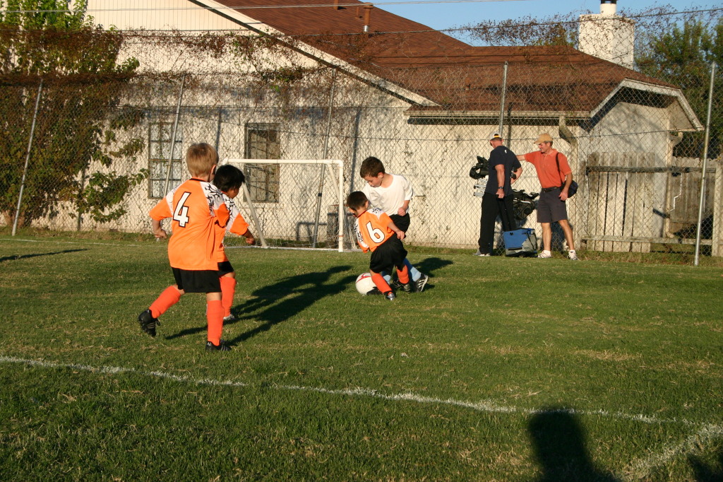 2006/10(October)/Soccer-TigerSharks-Chance/1024x768_2006-10-28-Chance-Soccer-3v3-tourney-36-Matthew-Paul.JPG