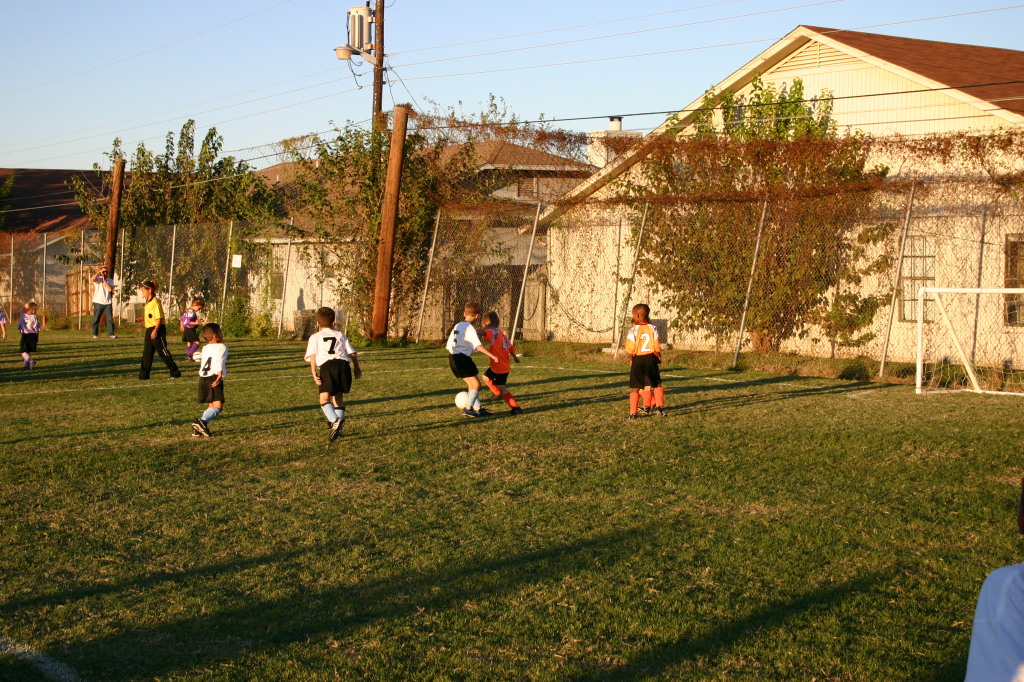 2006/10(October)/Soccer-TigerSharks-Chance/1024x768_2006-10-28-Chance-Soccer-3v3-tourney-58-Jonathon-Matthew.JPG