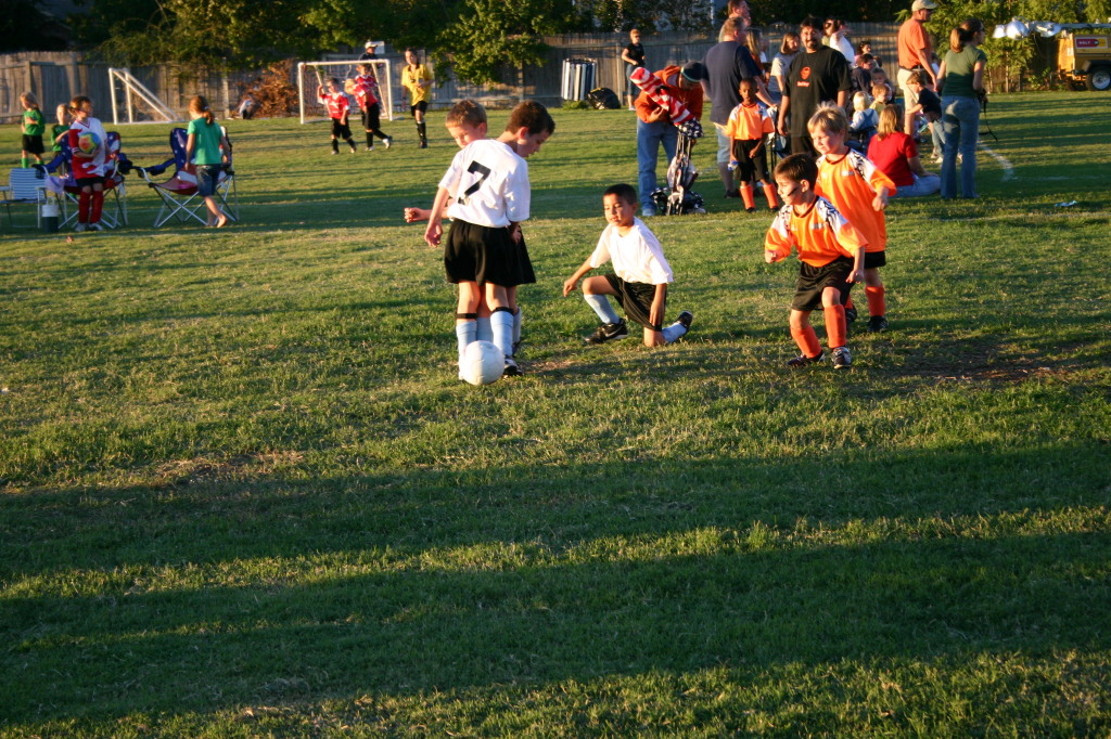 2006/10(October)/Soccer-TigerSharks-Chance/1024x768_2006-10-28-Chance-Soccer-3v3-tourney-66-Matthew-Jonathon.JPG