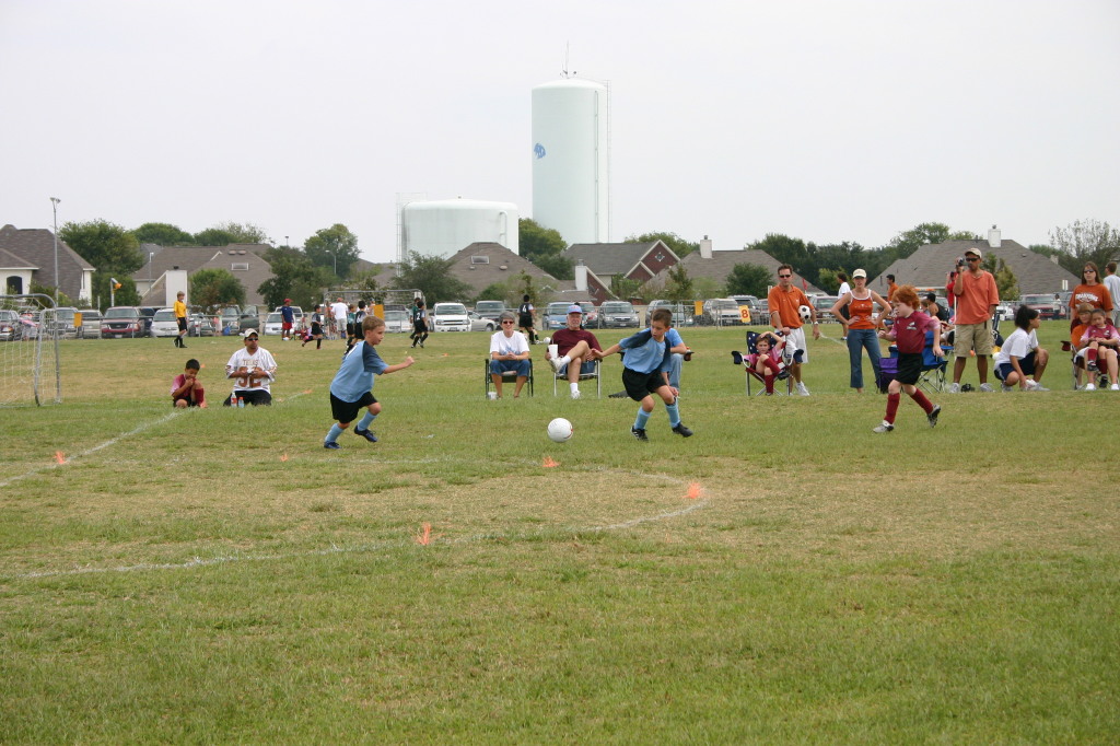 2006/10(October)/Soccer-TigerSharks-Chance/1024x768_2006-10-TigerSharks-Soccer-05-Matthew-Chance.JPG