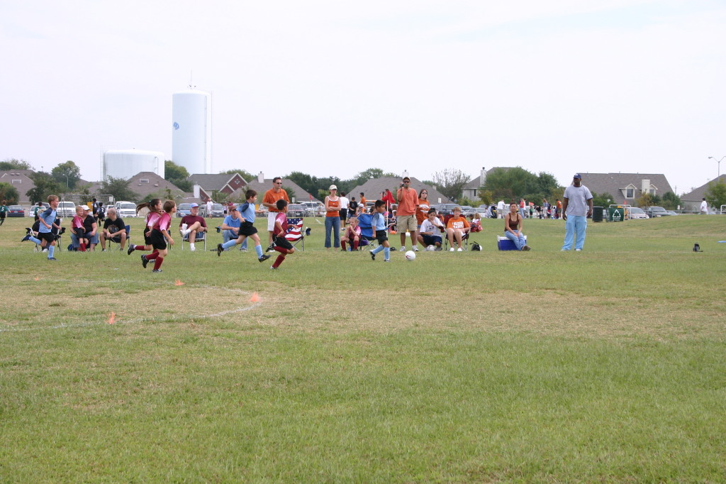 2006/10(October)/Soccer-TigerSharks-Chance/1024x768_2006-10-TigerSharks-Soccer-11-Brandon-Juan.JPG