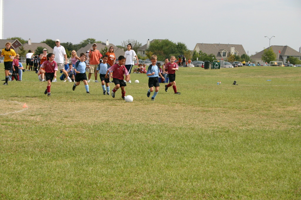 2006/10(October)/Soccer-TigerSharks-Chance/1024x768_2006-10-TigerSharks-Soccer-14-Brandon-Sam-Chance.JPG