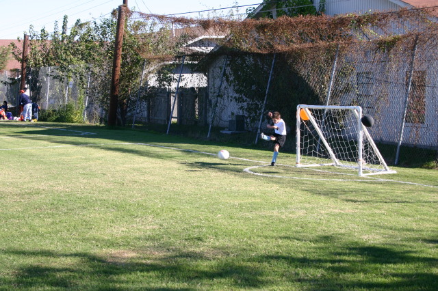 2006-10-28-Chance-Soccer-3v3-tourney-13-Matthew.JPG