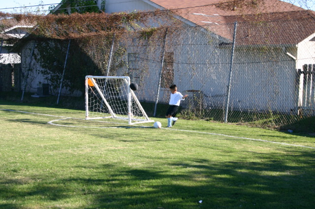 2006-10-28-Chance-Soccer-3v3-tourney-17-Juan.JPG
