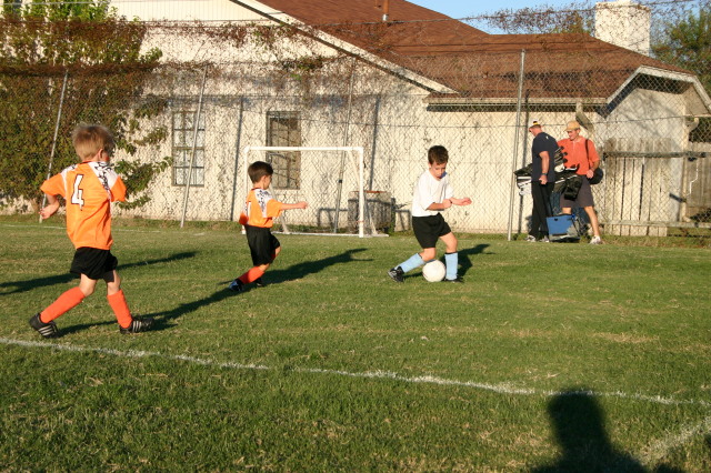 2006/10(October)/Soccer-TigerSharks-Chance/640x480_2006-10-28-Chance-Soccer-3v3-tourney-35-Matthew.JPG