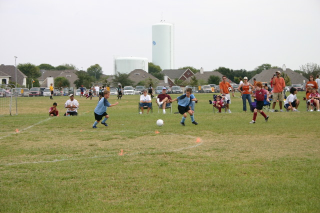 2006/10(October)/Soccer-TigerSharks-Chance/640x480_2006-10-TigerSharks-Soccer-05-Matthew-Chance.JPG