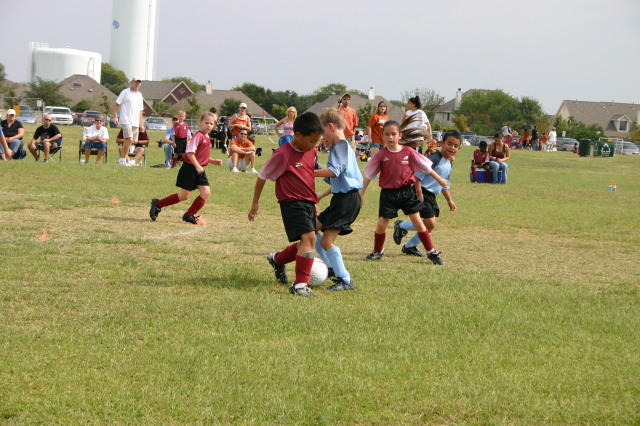 2006/10(October)/Soccer-TigerSharks-Chance/640x480_2006-10-TigerSharks-Soccer-15-Chance-Sam.JPG