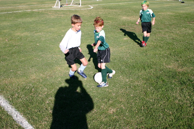 2006/10(October)/Soccer-TigerSharks-Chance/800x600_2006-10-28-Chance-Soccer-3v3-tourney-05.JPG