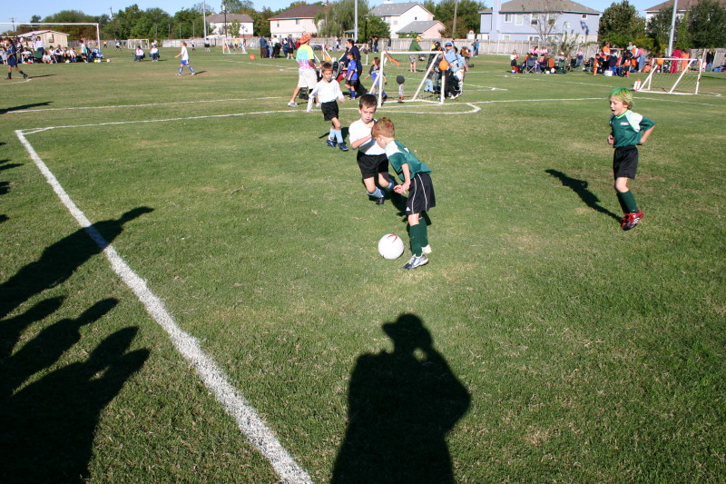 2006/10(October)/Soccer-TigerSharks-Chance/800x600_2006-10-28-Chance-Soccer-3v3-tourney-08-Matthew.JPG
