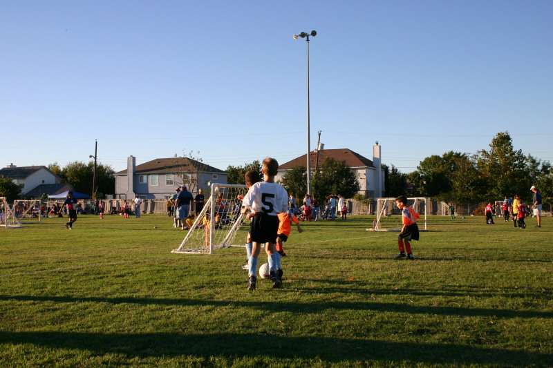 2006/10(October)/Soccer-TigerSharks-Chance/800x600_2006-10-28-Chance-Soccer-3v3-tourney-33.JPG