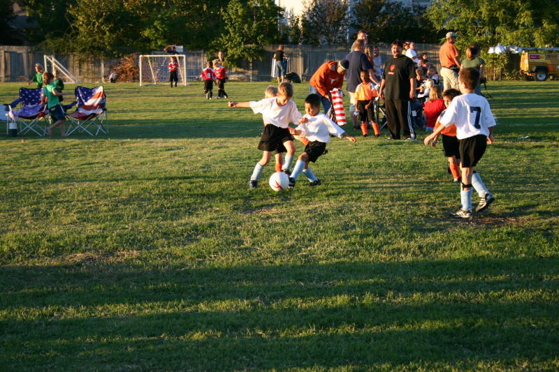 2006/10(October)/Soccer-TigerSharks-Chance/800x600_2006-10-28-Chance-Soccer-3v3-tourney-64-Jonathon-Matthew.JPG