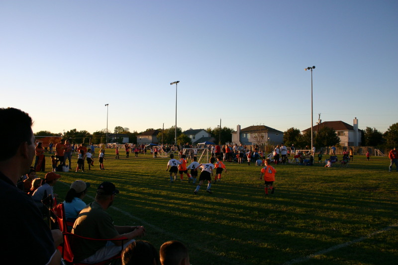 2006/10(October)/Soccer-TigerSharks-Chance/800x600_2006-10-28-Chance-Soccer-3v3-tourney-76-Jonathon-Matthew.JPG