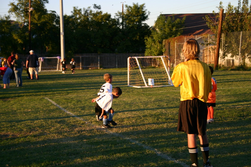 2006/10(October)/Soccer-TigerSharks-Chance/800x600_2006-10-28-Chance-Soccer-3v3-tourney-77-Jonathon.JPG