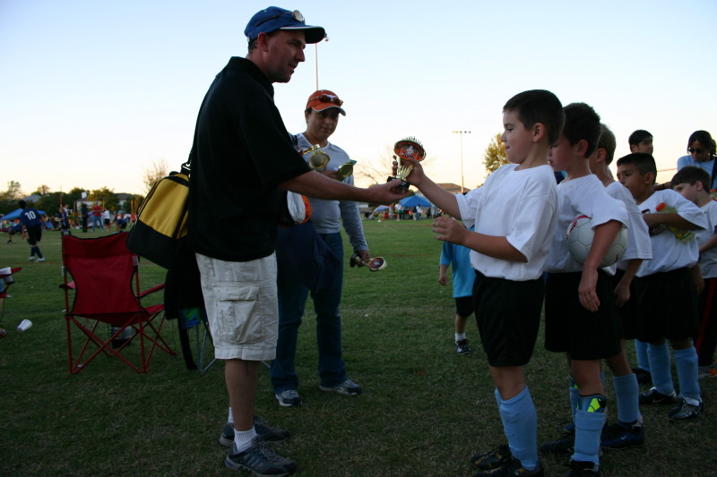 2006/10(October)/Soccer-TigerSharks-Chance/800x600_2006-10-28-Chance-Soccer-3v3-tourney-79-CoachMark-trophy-for-Brandon.JPG
