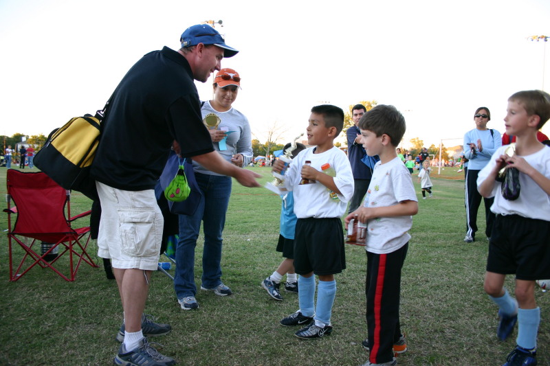 2006-10-28-Chance-Soccer-3v3-tourney-85-CoachMark-trophy-for-Juan-Dax.JPG