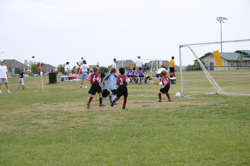 2006/10(October)/Soccer-TigerSharks-Chance/800x600_2006-10-TigerSharks-Soccer-04-Sam-Chance.JPG