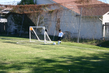 2006-10-28-Chance-Soccer-3v3-tourney-17-Juan.JPG