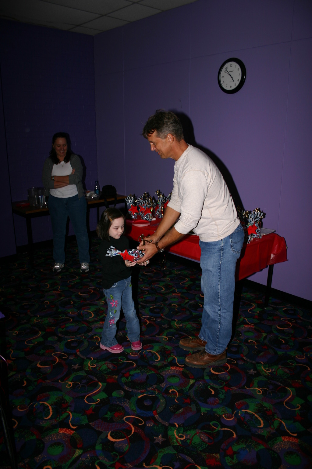 2006/11(November)/FireCracker-soccer-party/1024x768_2006-11-19-FireCracker-bowling-party-09-Audrey.JPG