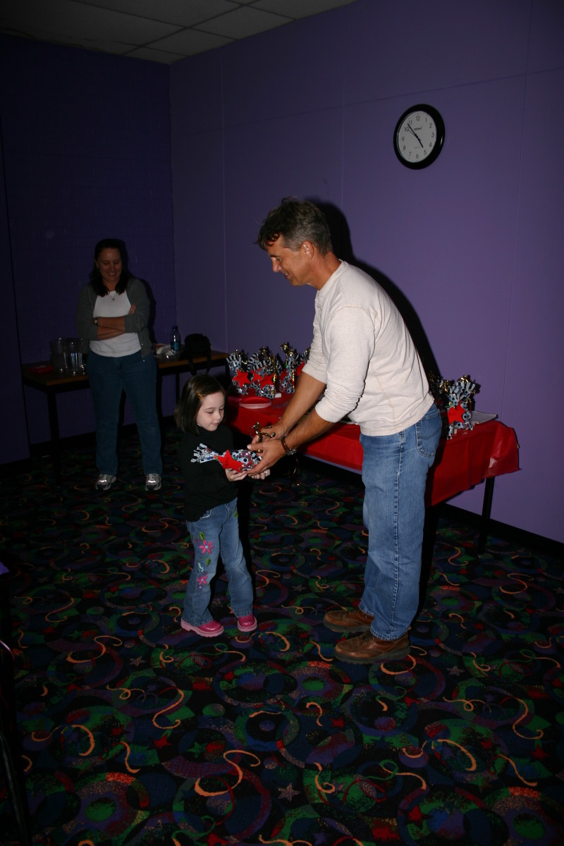 2006-11-19-FireCracker-bowling-party-09-Audrey.JPG