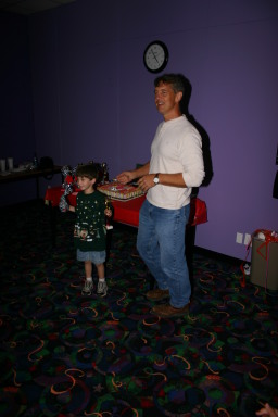 2006-11-19-FireCracker-bowling-party-12-Dax.JPG