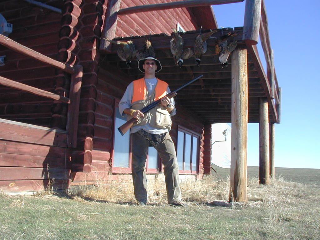 2006-11-08-SD-Hunting-03-Travis-Pheasants.JPG