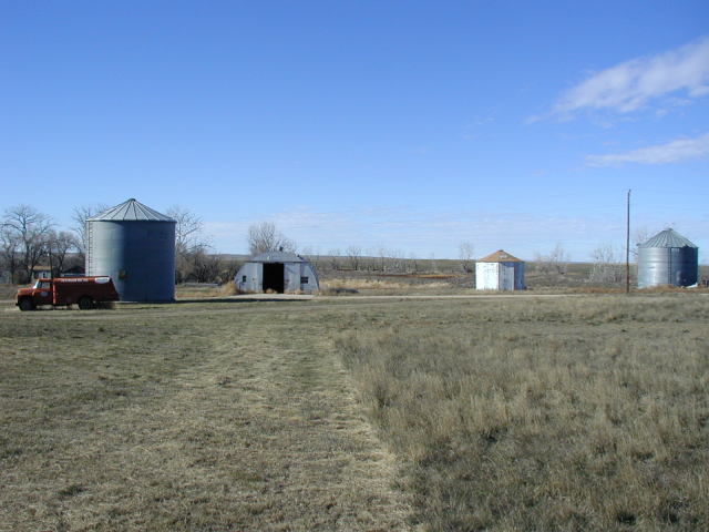 2006/11(November)/SD-Hunting/640x480_2006-11-08-SD-Hunting-15-cabin.JPG