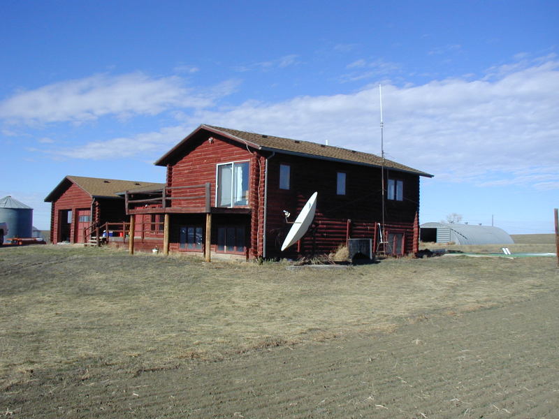 2006/11(November)/SD-Hunting/800x600_2006-11-08-SD-Hunting-10-cabin.JPG