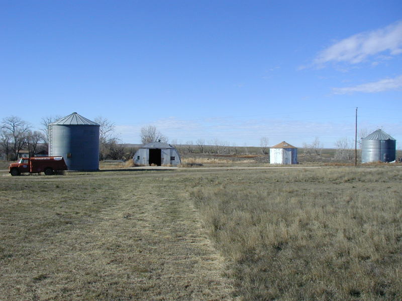 2006/11(November)/SD-Hunting/800x600_2006-11-08-SD-Hunting-15-cabin.JPG