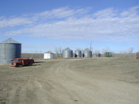 2006-11-08-SD-Hunting-06-cabin.JPG
