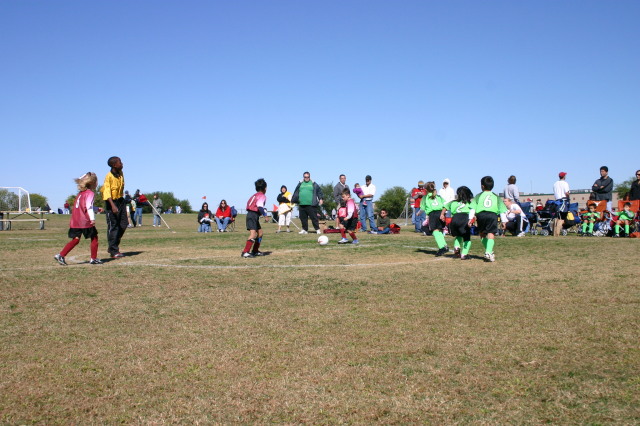 2006/11(November)/Soccer-FireCrackers-Dax/640x480_2006-11-11-Firecrackers-Soccer-21-Lindsey-Avi-Andrew.JPG