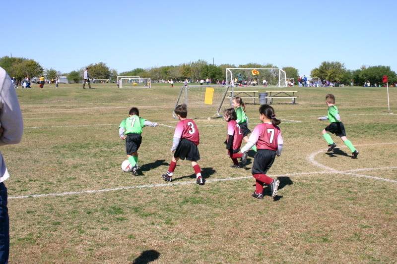 2006/11(November)/Soccer-FireCrackers-Dax/800x600_2006-11-11-Firecrackers-Soccer-05-Dax-Audrey-Lauren.JPG