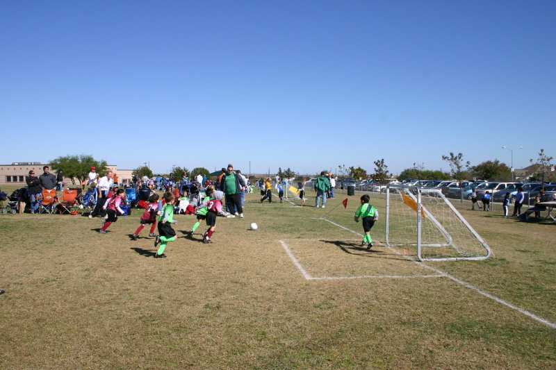 2006-11-11-Firecrackers-Soccer-19-Lauren-Audrey-Dax.JPG