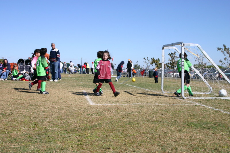 2006-11-11-Firecrackers-Soccer-24-Audrey-Lauren.JPG