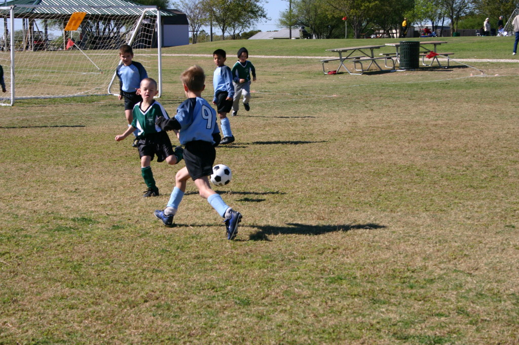 2006/11(November)/Soccer-TigerSharks-Chance/1024x768_2006-11-11-TigerSharks-soccer-33-Chance-Brandon-Paul.JPG